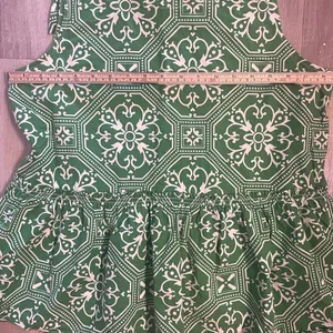 Ann Taylor sleeveless top featuring a green and white geometric print size med thumbnail 6
