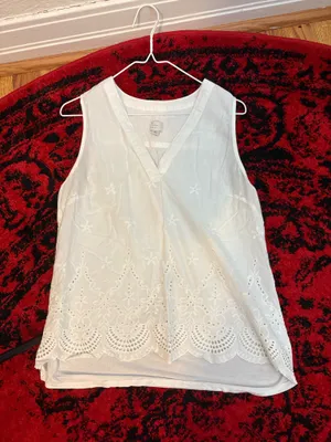 A New Day White Lace V-Neck Sleeveless Top thumbnail 10