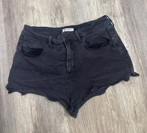 Good American Black High Rise Frayed Raw Hem Denim Shorts Size 12/31 GCS032C thumbnail 1