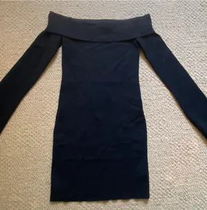 Aritzia Off-The-Shoulder dress thumbnail 1