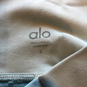 Alo Yoga Airbrush Legging Crops Cloud Blue Mesh Panels thumbnail 4
