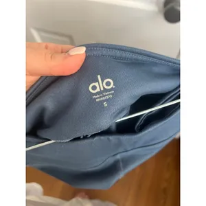 Alo Yoga blue cropped leggings with pink mesh chevron sheer stripes small‎ thumbnail 4
