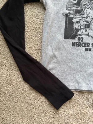 Brandy melville John Galt Pacsun Long-Sleeve Top Gray & Black Raglan size small thumbnail 5