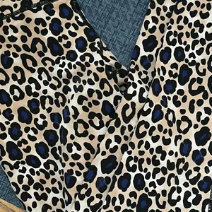 Victoria Sport Capri Leggings thumbnail 2