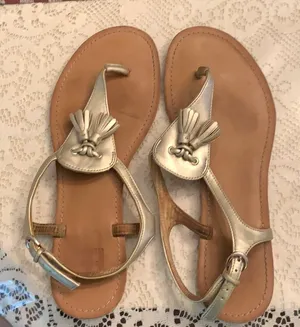 5/$25 sandals thumbnail 1