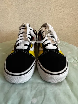 Vans Old Skool vibrant red and yellow flame graphic on a black Womena Size 6.5 thumbnail 6
