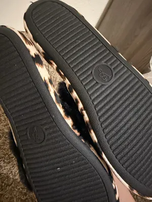 Victorias Secret slippers thumbnail 3