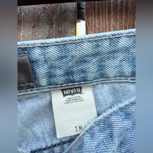 Vintage Levi’s Silver Tab Light Wash Denim Flare Jeans Juniors Women’s Size 24 thumbnail 4