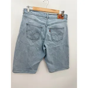Levi's Classic Bermuda Light Wash Blue Denim Jean‎ Shorts Women's Size 30 thumbnail 2