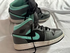 Michael jordan high top green and black sneaker sz 6.5 thumbnail 1