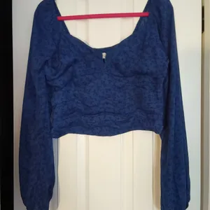 Hollister Cropped Top thumbnail 1
