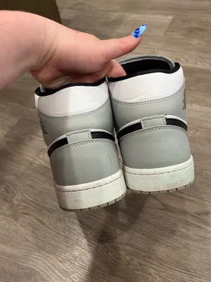 jordan 1 mid thumbnail 5