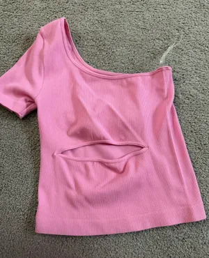 Pink Boutique Top Cropped tee with cutout Size XS thumbnail 1