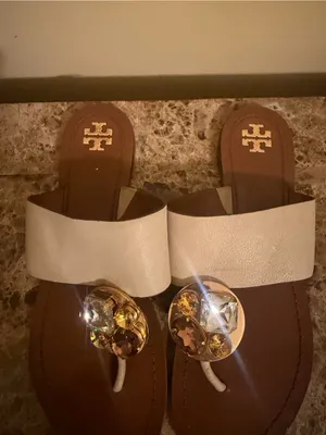 Tory Burch beautiful Women’s Cream Leather Gemstone Accents of Gold Sandals thumbnail 3