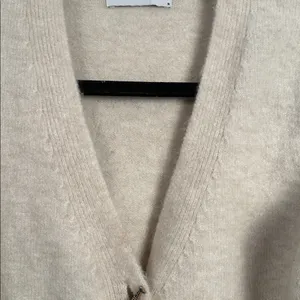 Reserved Cardigan with decorative Giraffe Buttons Cream Size Medium thumbnail 9