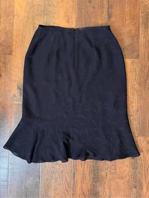 TAHARI black asymmetrical tulip hem skirt, size 8 thumbnail 4