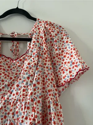 Old Navy Red White Floral Peasant Top XL Cottagecore Flutter Sleeve Prairie thumbnail 2