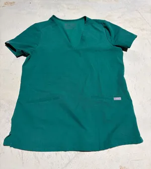 FIGS Women's green V-Neck Scrub Top small thumbnail 1