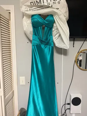 Sherri Hill Prom Dress thumbnail 4
