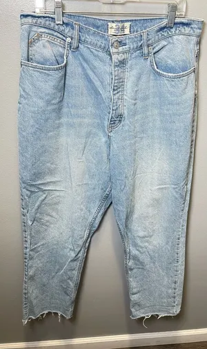 We The Free Women's Curvy Button Fly Straight Leg‎ Denim Jeans Size 34 thumbnail 1