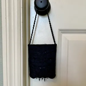 Vintage Handbag with Floral Stitching & Beading - Beaded Twist Handle! 🖤🖤 thumbnail 5