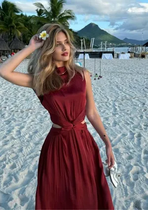 Zara maxi dress Burgundy Sleeveless cut out satin effect evening wedding summer thumbnail 1