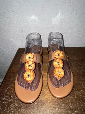 Italian Shoemakers Slip On Thong Triple Flower Sandal Shoes thumbnail 4