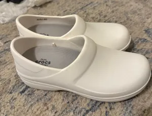 Croc clogs  thumbnail 1