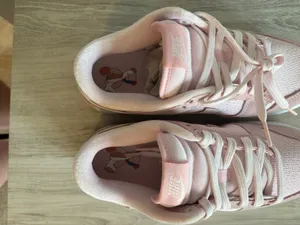 NEW Women's Nike SE panda dunks thumbnail 7