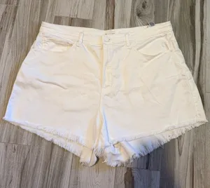 Good American Good 90’s Short White Size 16 thumbnail 1