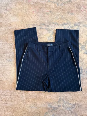 Abercrombie & Fitch EUC Navy Simone High Rise Ankle Flare w/ Pockets thumbnail 2