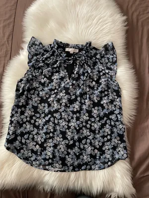 LOFT Women's Short Cap Sleeves VNeck Blouse Top Blue Floral Print l thumbnail 3