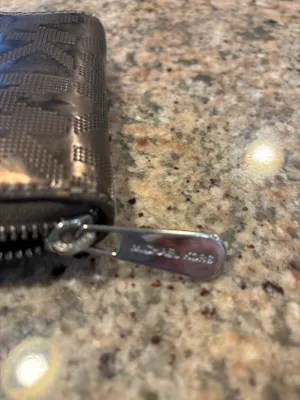 Michael Kors Wallet thumbnail 4