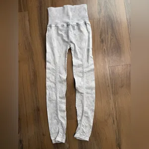 Free People $126 FP Movement Good Karma Ice Gray White Sports Bra Leggings‎ Set thumbnail 8