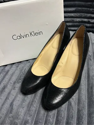 Calvin Klein Black Textured Mid Heel Pumps thumbnail 3