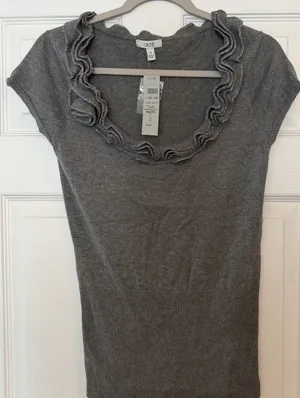 Caché NWT Ruffle Neck SS Sweater Gray Metallic Ribbed Hem‎ Silk Blend Y2K Small thumbnail 1
