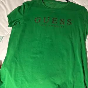 Guess Top thumbnail 1