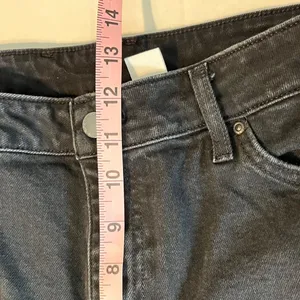 H&M Women's Black Wide-Leg Cropped Distressed Hem Jeans Size 14 thumbnail 9