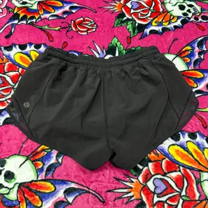 lululemon hotty hot shorts thumbnail 3
