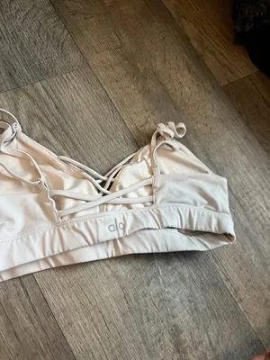 Alo yoga sports bra size M thumbnail 6