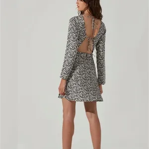 ASTR the Label NWT Long Sleeve Cowl Neck Mini Dress Open‎ Back Size Medium thumbnail 3