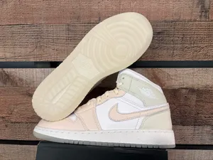 Air Jordan 1 Mids thumbnail 4