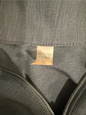 Beyond Yoga Black Half-Zip Active Pullover thumbnail 2