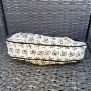 Vintage Dooney & Bourke 1975 Monogram Coated Canvas Hobo Shoulder Bag thumbnail 4