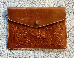 💥Patricia Nash Tooled Leather Tech Portfolio Envelope Clutch Brown💛 thumbnail 1