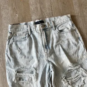 Womens Aeropostale Light Denim White Washed Mom Jeans - 14 thumbnail 4