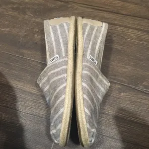 Tom’s gray striped classic slip on flats thumbnail 4