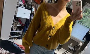 Sweater Size 4 thumbnail 3