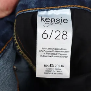 Kensie Jeans Women's 6/28 Dark Wash Cropped Straight Leg Stretch Denim Blue thumbnail 2