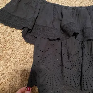 American Eagle Off the Shoulder Cropped Top thumbnail 5